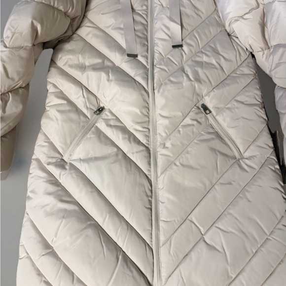 Nine West Women’s Size M Chevron Quilted Puffer Jacket. Cream. New with Tags - Picture 9 of 13